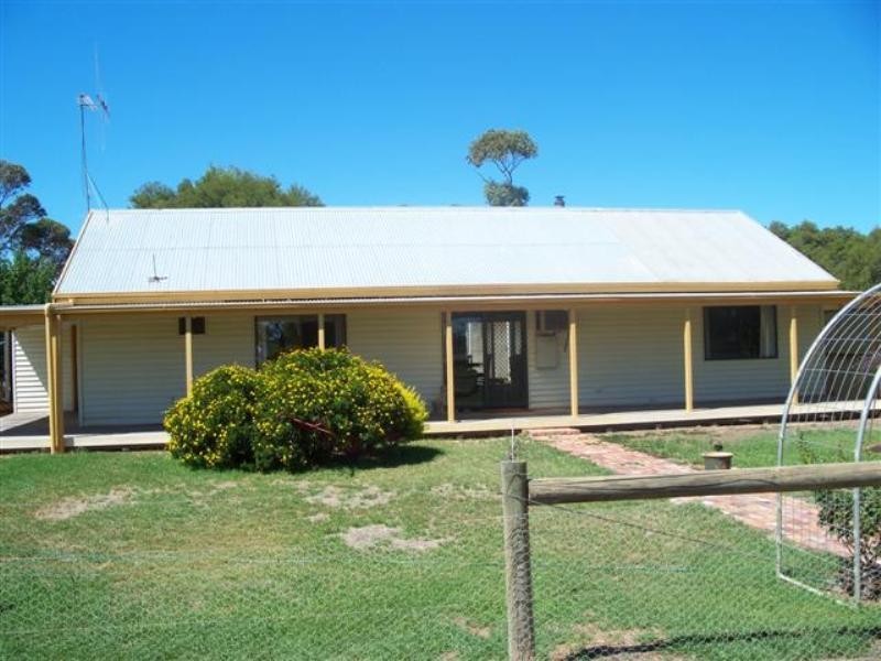 9 Davis Road, Patho VIC 3564