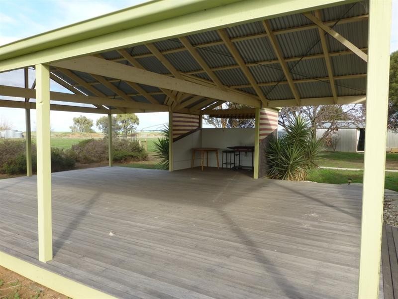 9 Davis Road, Patho VIC 3564