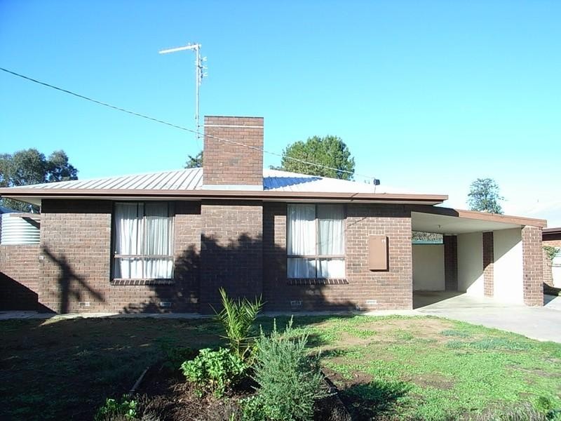 73 Pakenham Street, Echuca VIC 3564