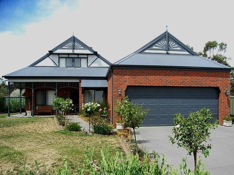 57 Woodlands Circuit, Echuca VIC 3564