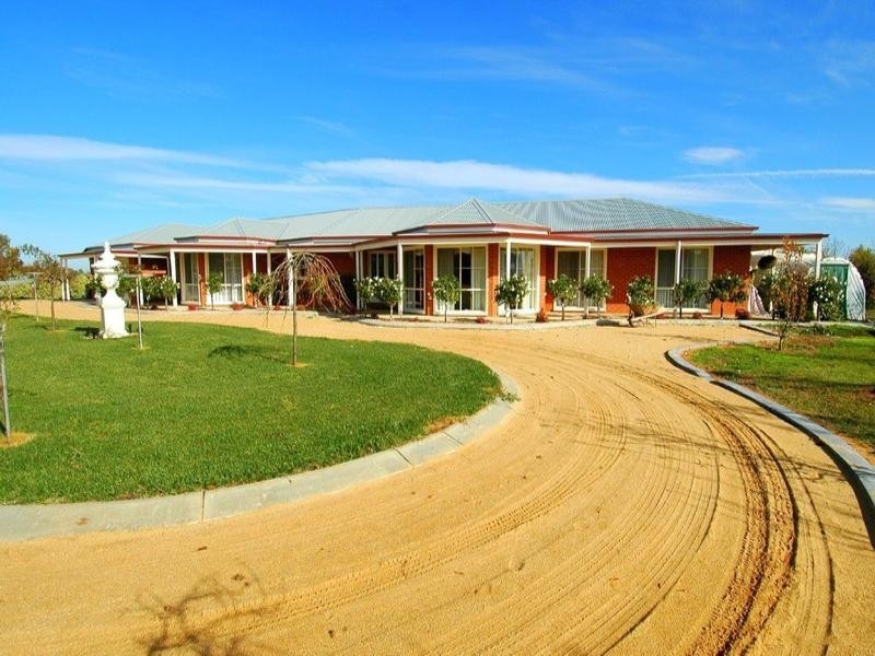 854 Northern Highway, Echuca VIC 3564