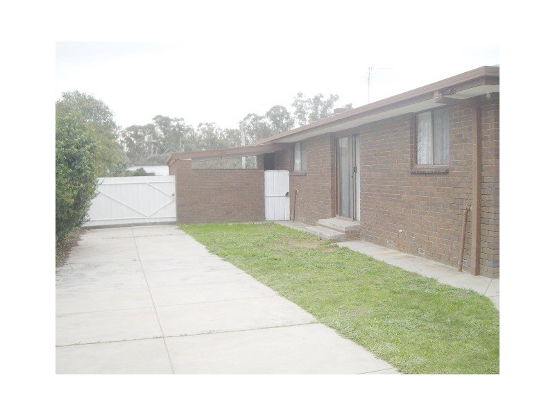 73 Pakenham Street, Echuca VIC 3564