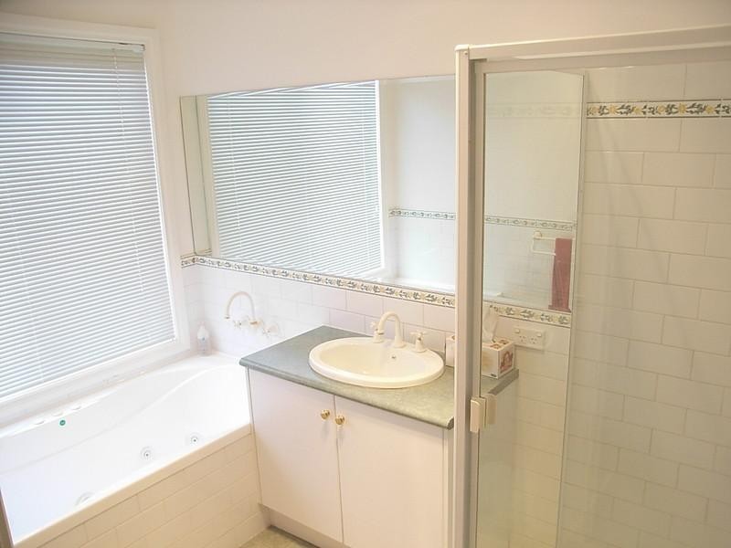 100 Schoeffel Drive, Echuca VIC 3564