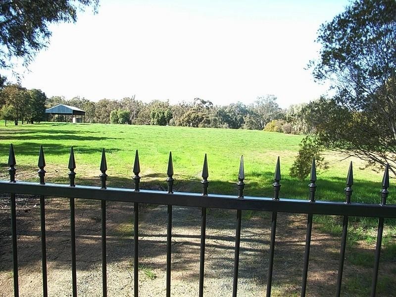 8 Stokes Lane, Echuca VIC 3564
