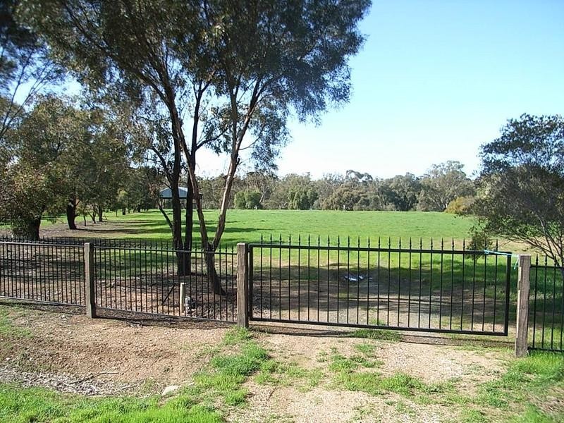 8 Stokes Lane, Echuca VIC 3564