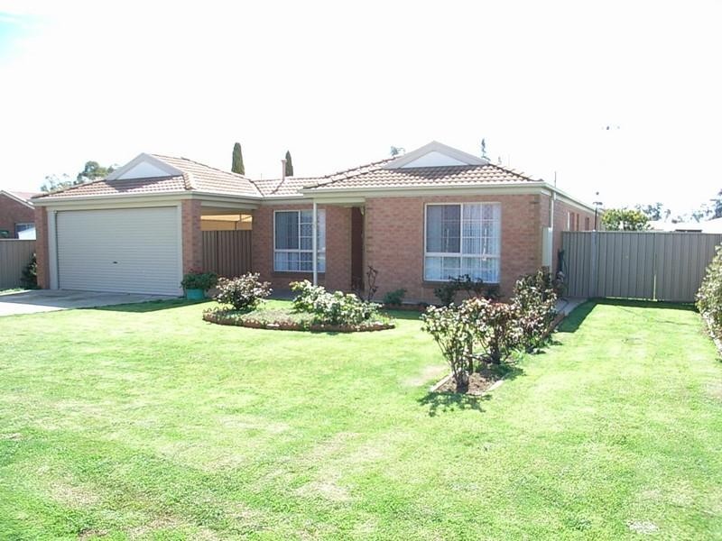35 Deakin Grove, Tongala VIC 3621