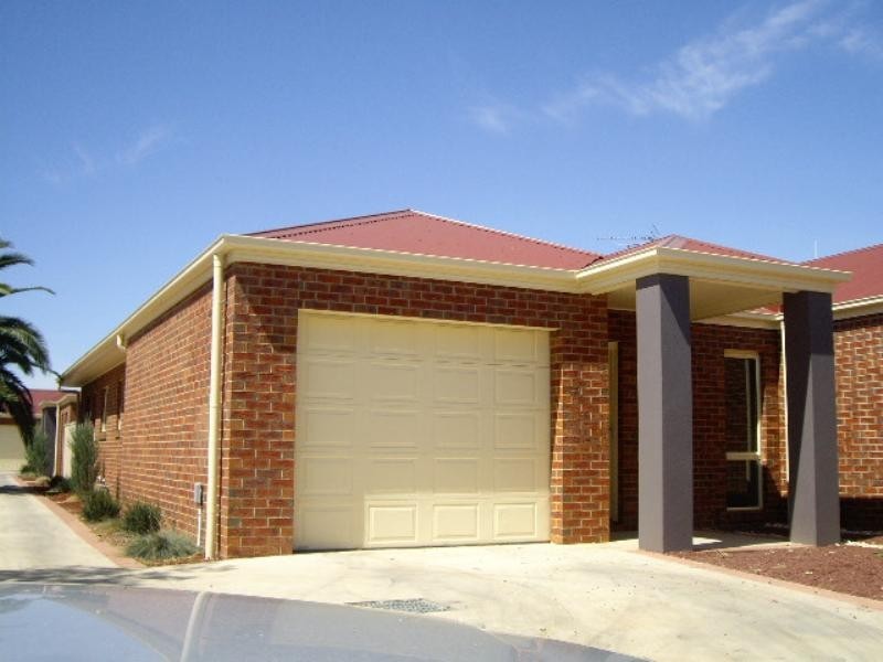 2/135 Goulburn Road, Echuca VIC 3564