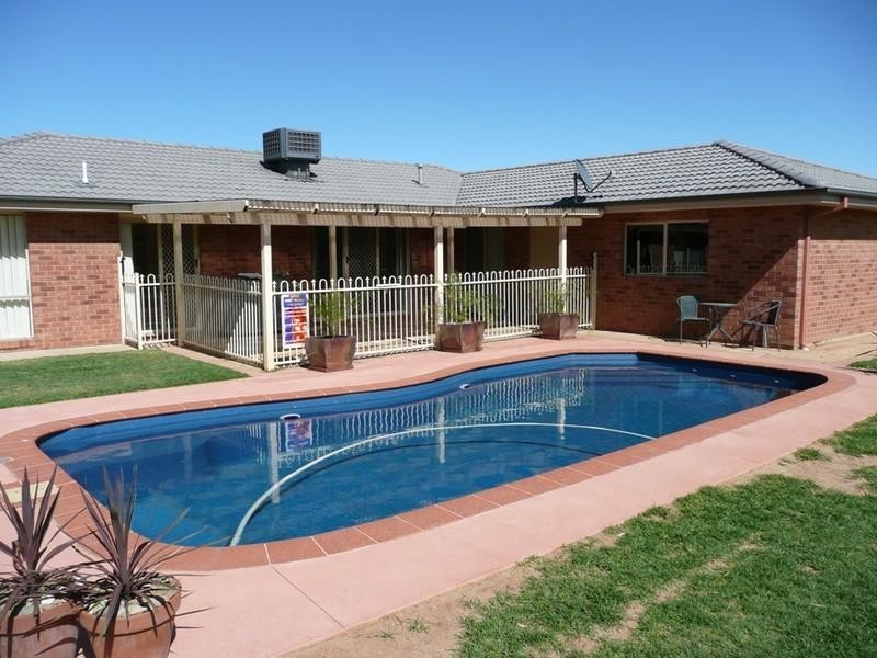 59 Woodlands Circuit, Echuca VIC 3564