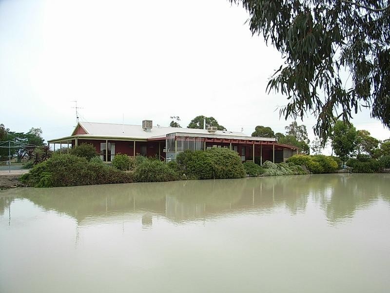 97 Singer Road, Rochester VIC 3561