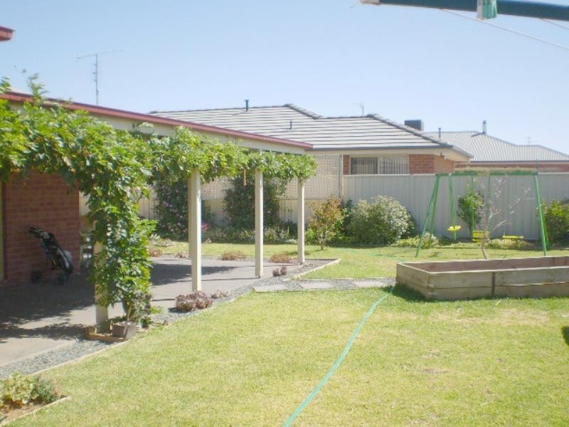 12 Aberdeen Way, Moama NSW 2731