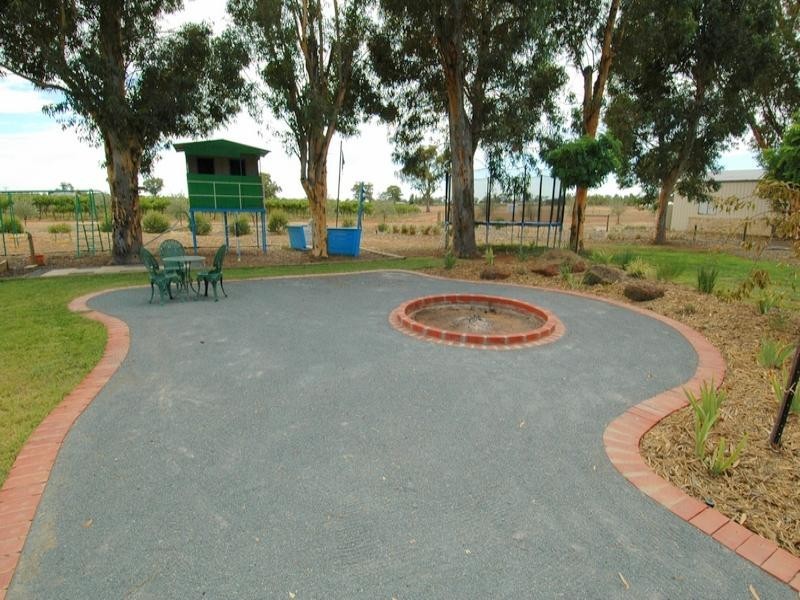 20 Hollara Drive, Moama NSW 2731