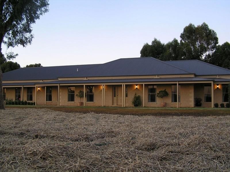 20 Hollara Drive, Moama NSW 2731