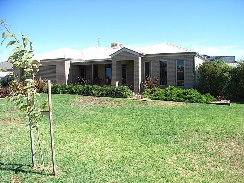 13 Kinross Court, Moama NSW 2731