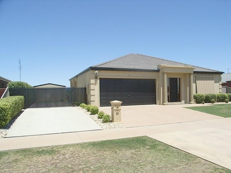 65 McSwains Road, Echuca West VIC 3564