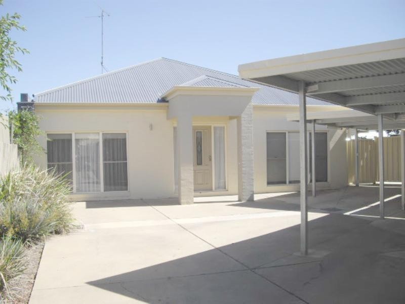 2/81 Sutton Street, Echuca VIC 3564