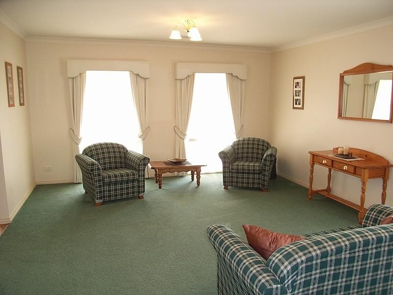 8 Victoria Place, Echuca VIC 3564