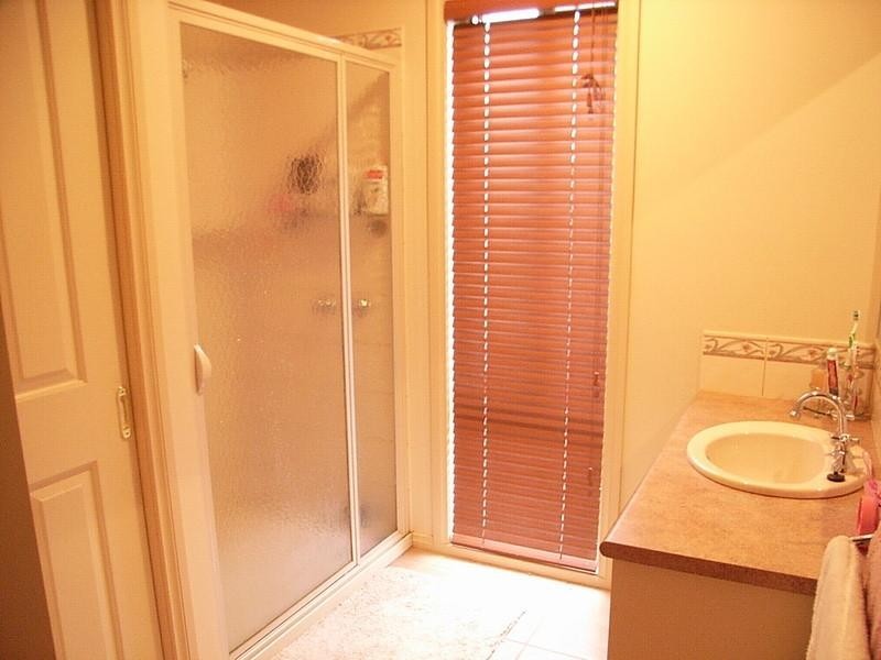 8 Victoria Place, Echuca VIC 3564