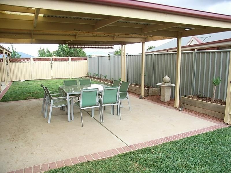 8 Victoria Place, Echuca VIC 3564