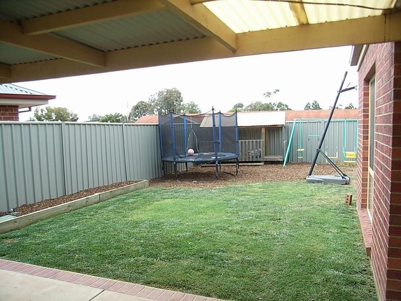 8 Victoria Place, Echuca VIC 3564