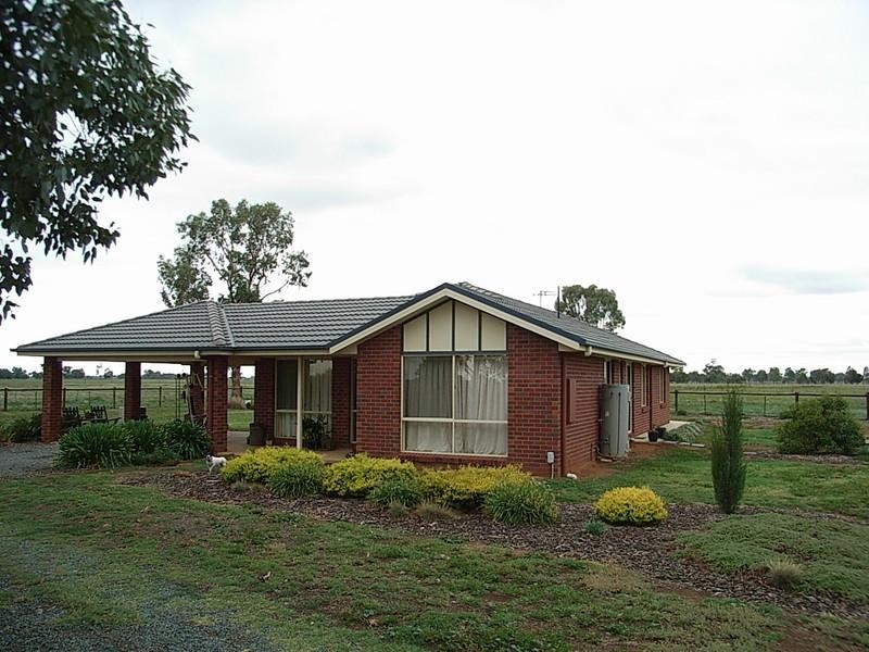 81 Douglas Lane, Echuca VIC 3564