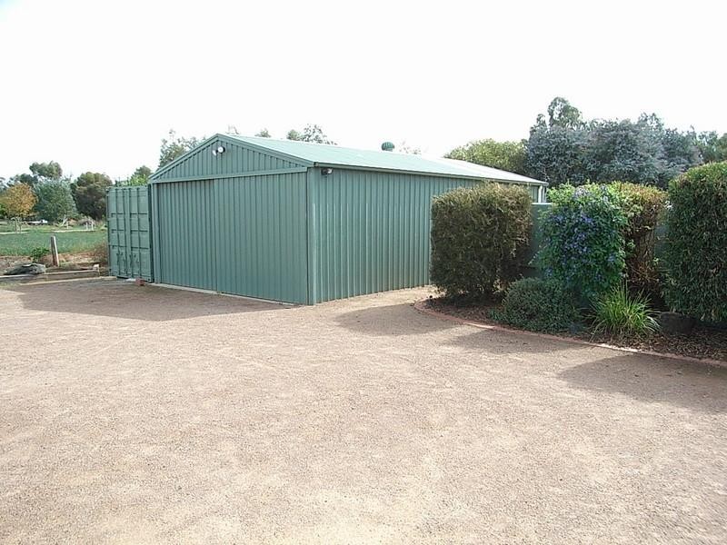 16 Murray Bank Drive, Echuca VIC 3564