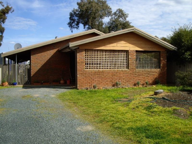 44 Adelaide Crescent, Echuca VIC 3564