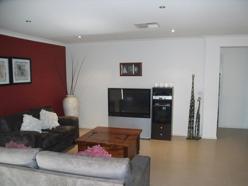 8 Elm Street, Echuca VIC 3564