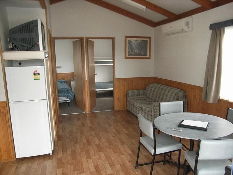 Cabin 16 Crescent Street, Echuca VIC 3564