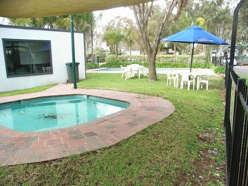 Cabin 16 Crescent Street, Echuca VIC 3564