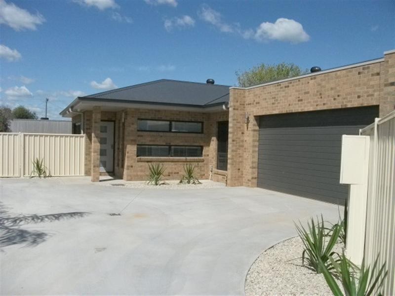 2/35 Regent Street, Moama NSW 2731