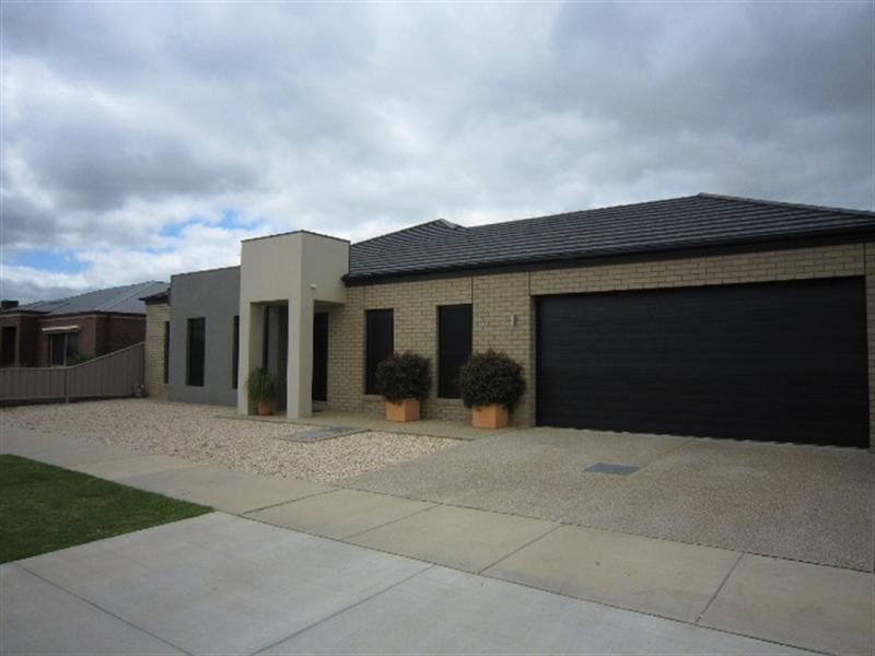 14 McLachlan Road, Echuca VIC 3564