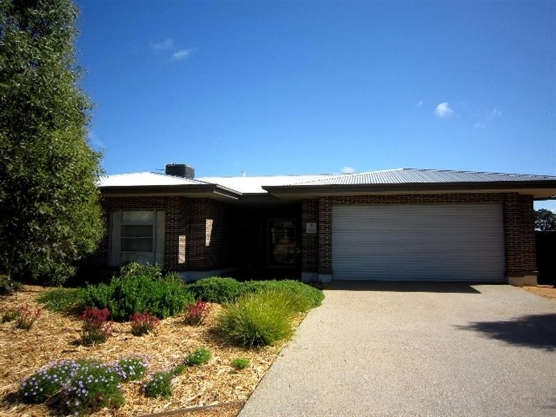 9 Forfar Drive, Moama NSW 2731