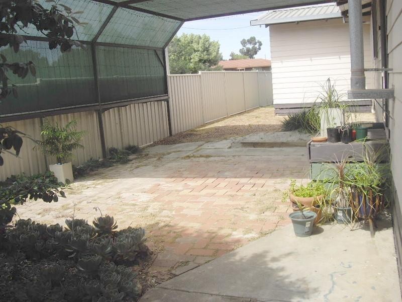 63 Campaspe Esplanade, Echuca VIC 3564