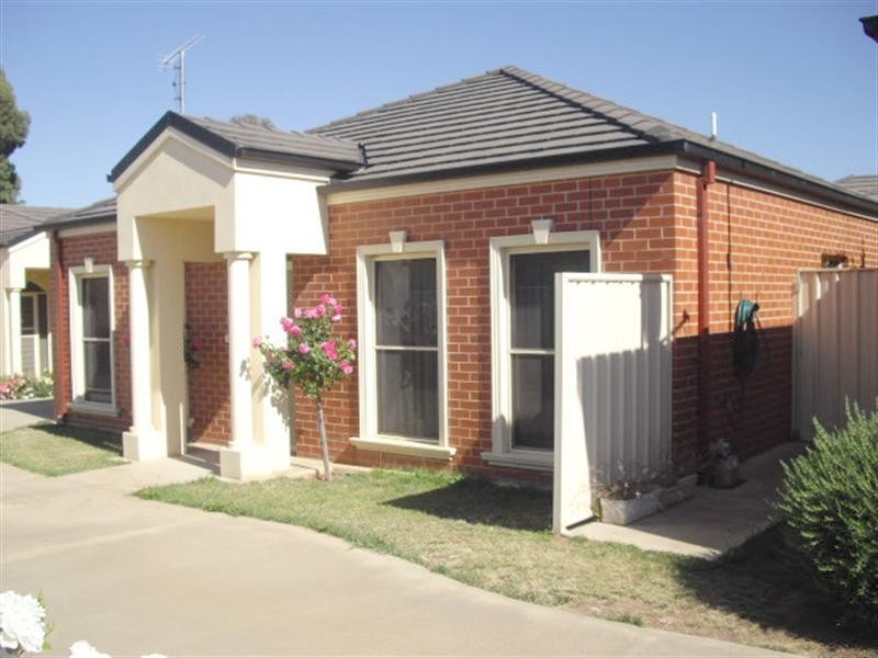 2/23 Hare Street, Echuca VIC 3564