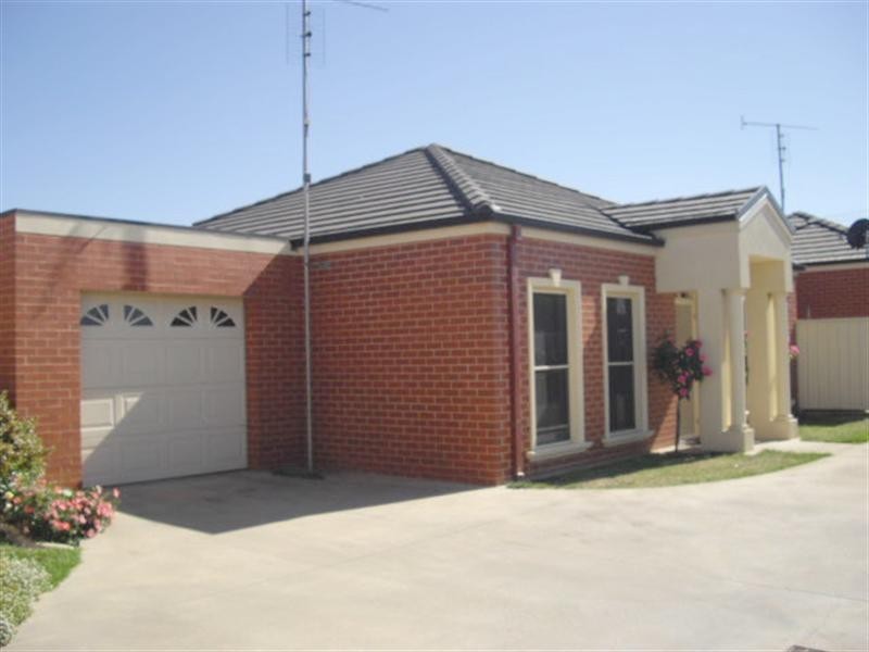 2/23 Hare Street, Echuca VIC 3564