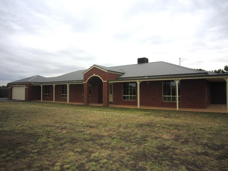 23 Chelsworth Drive, Echuca VIC 3564