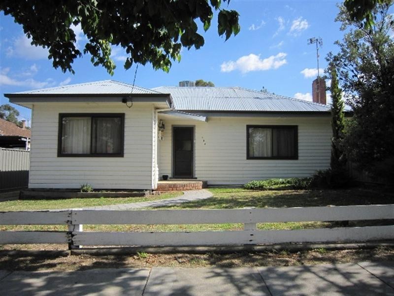 208 Service Street, Echuca VIC 3564