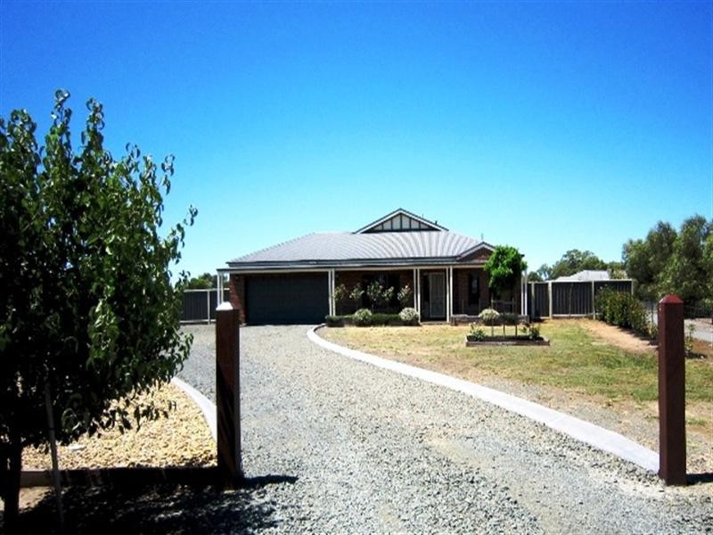 16 Ikona Drive, Echuca VIC 3564