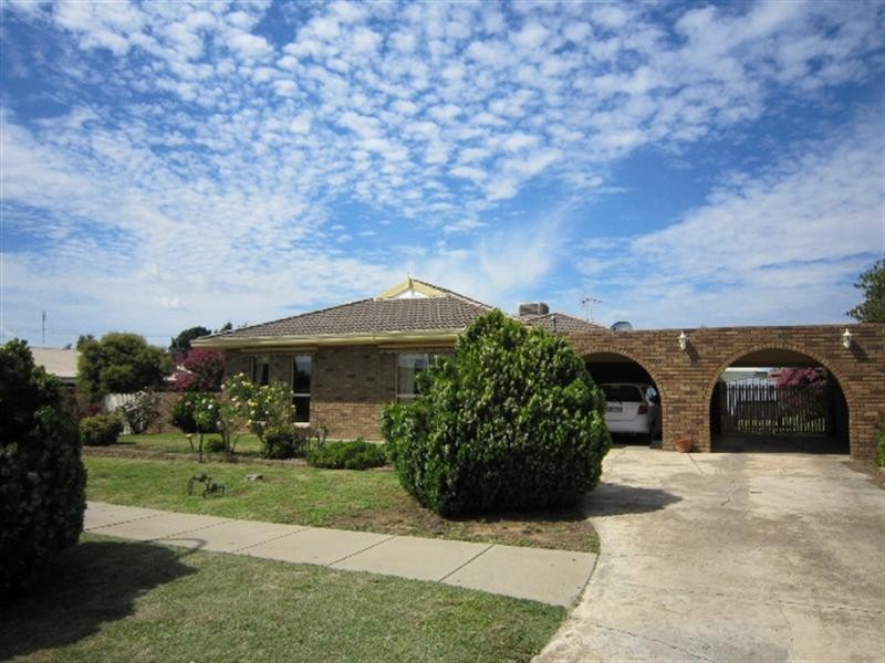 33 Hillview Avenue, Moama NSW 2731