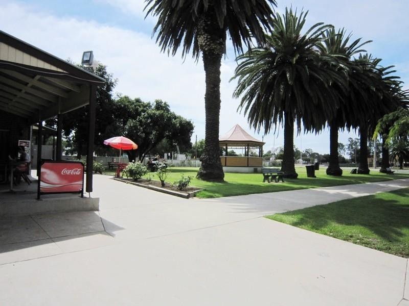 46 Moore Street, Rochester VIC 3561