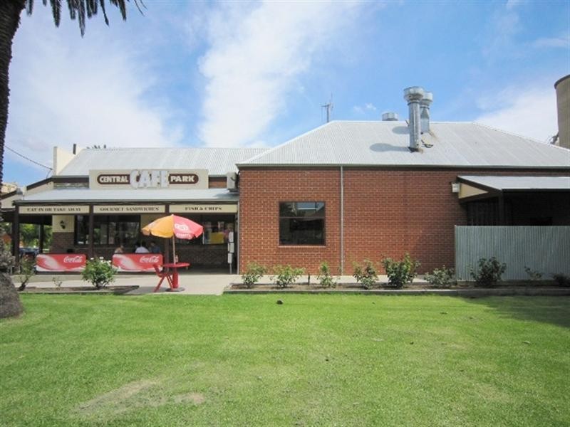 46 Moore Street, Rochester VIC 3561