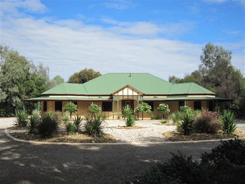 69 Wharparilla Drive, Echuca VIC 3564