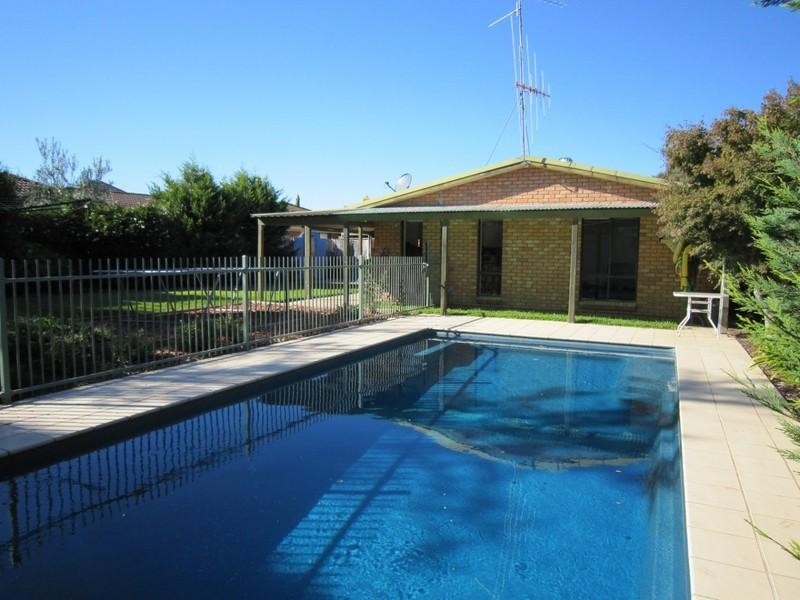 65 Rutley Crescent, Echuca VIC 3564