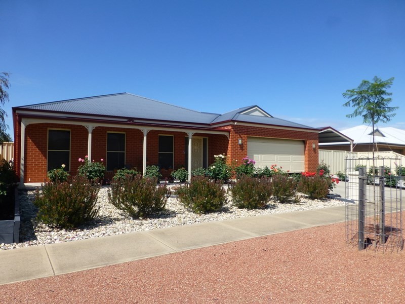 22 Riverina Parade, Echuca VIC 3564