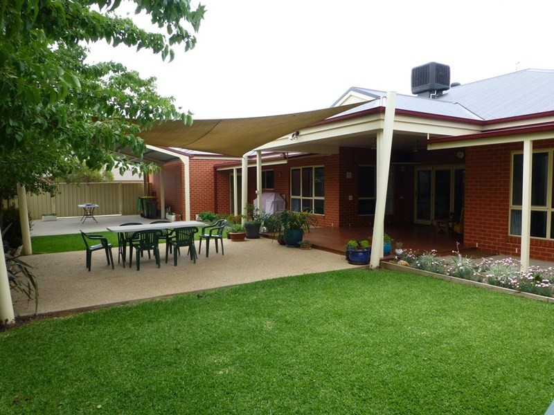 22 Riverina Parade, Echuca VIC 3564