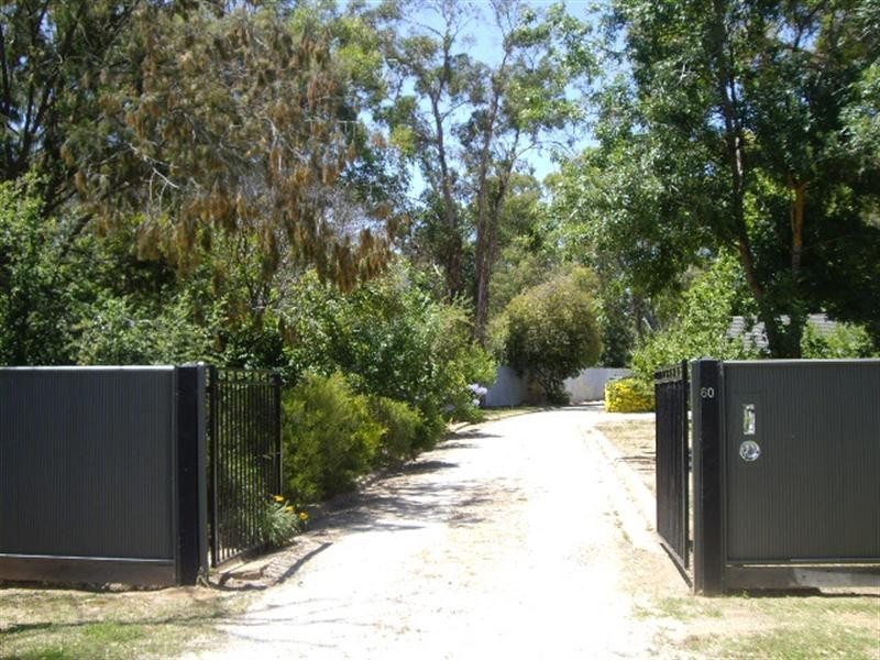 60 Campaspe Esplanade, Echuca VIC 3564