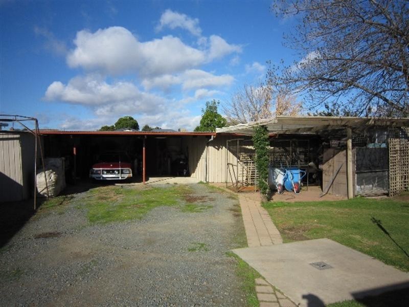 275 Ogilvie Avenue, Echuca VIC 3564