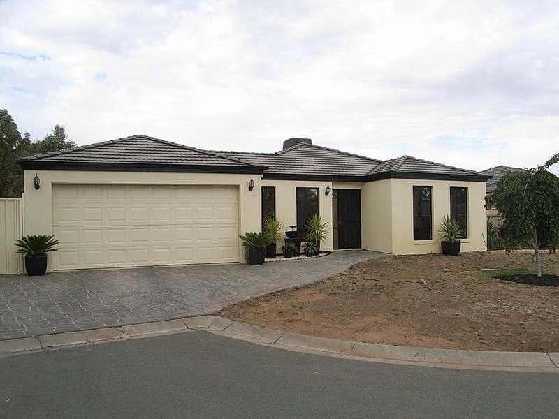 13 Kingfisher Drive East, Moama NSW 2731