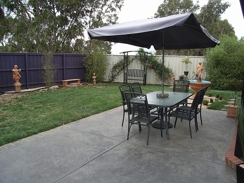 13 Kingfisher Drive East, Moama NSW 2731