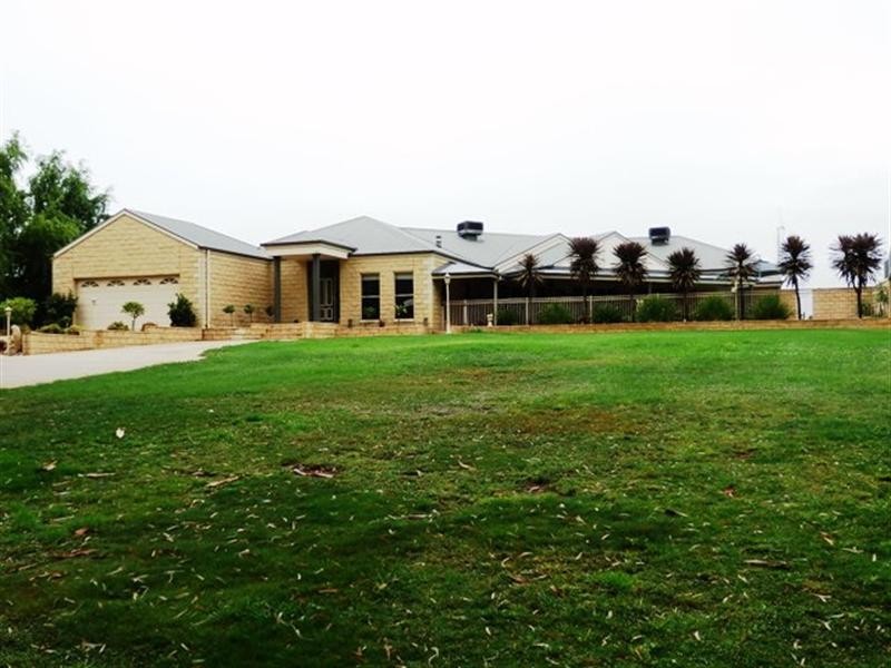 121 Latham Road, Echuca VIC 3564